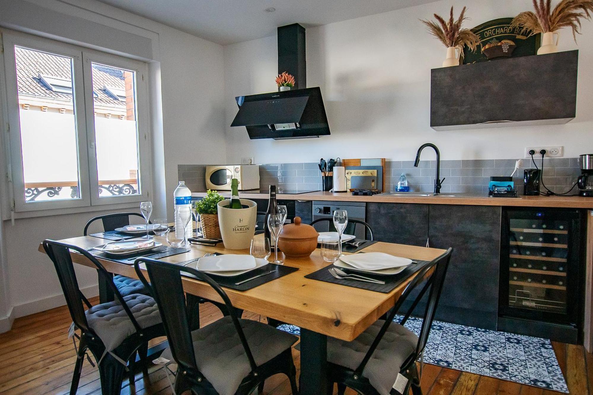 Le Charme Des Berceaux Apartment เอแปร์เน ภายนอก รูปภาพ